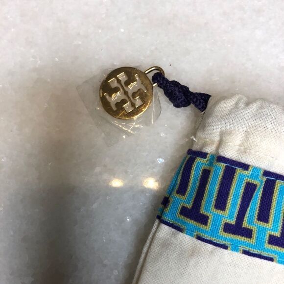 Tory Burch canvas dustbag with drawstring - Picture 3 of 7